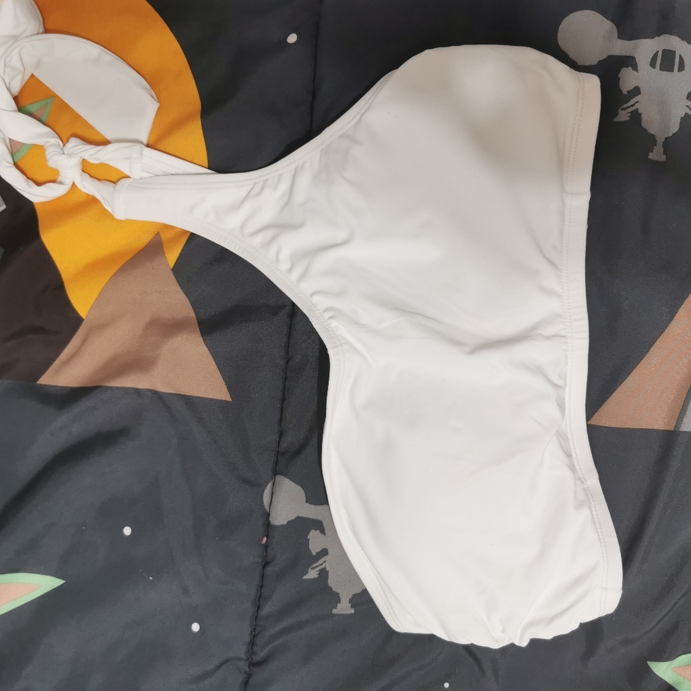 Bikini top 2/25$
